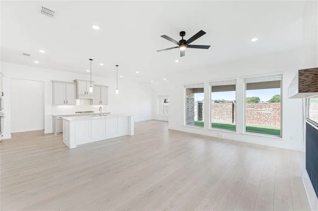 900 Twin Pine Court