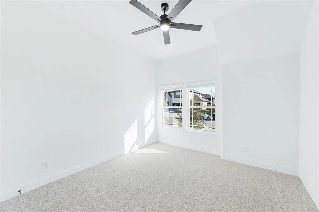 900 Twin Pine Court