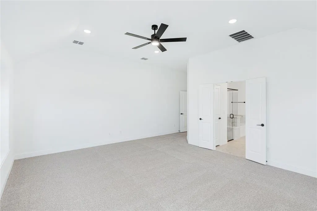900 Twin Pine Court