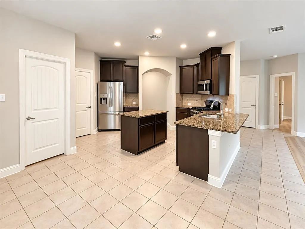 4320 Lakeview Drive
