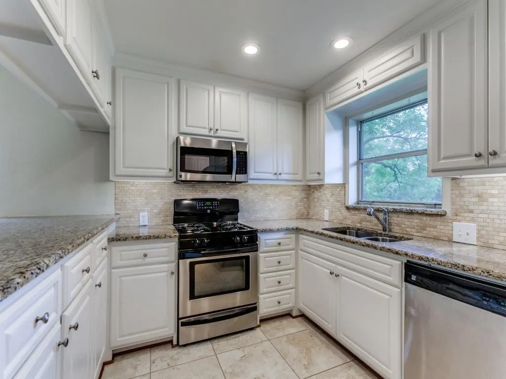 2130 Forest Oaks Drive