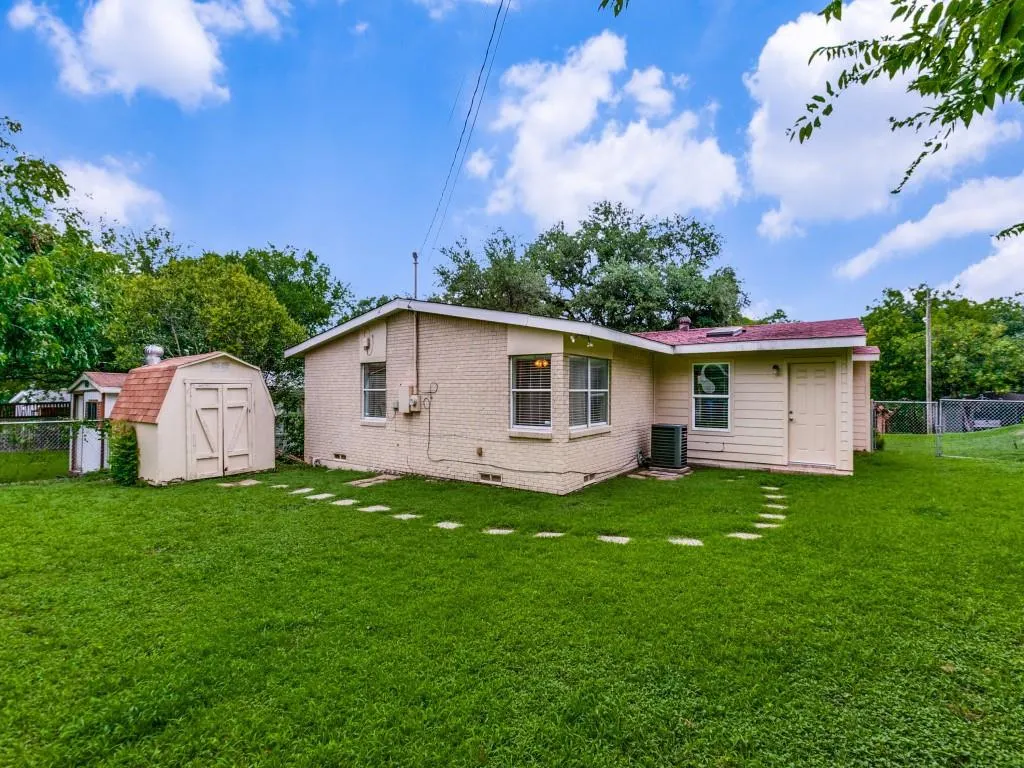 2130 Forest Oaks Drive
