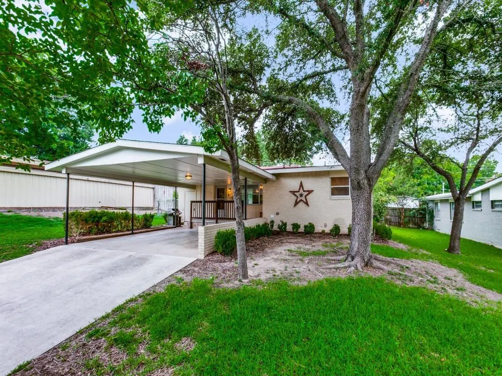 2130 Forest Oaks Drive