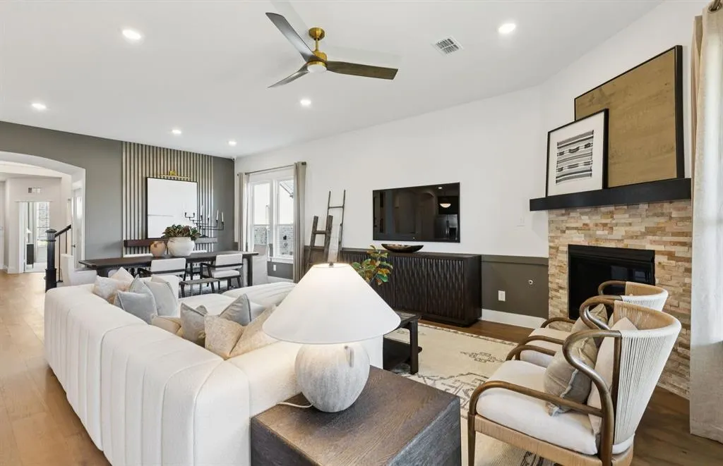 3105 Tophill Drive