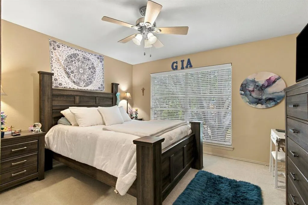 816 Rolling Meadows Court