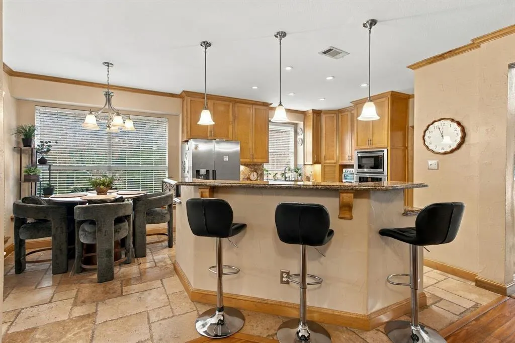 816 Rolling Meadows Court
