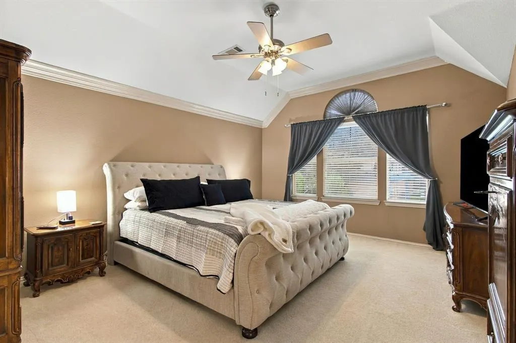 816 Rolling Meadows Court