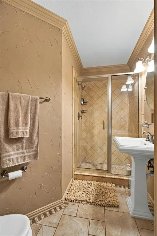 816 Rolling Meadows Court