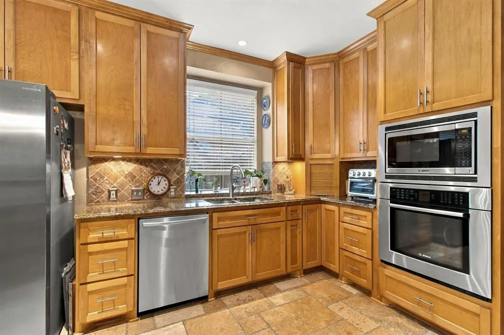 816 Rolling Meadows Court