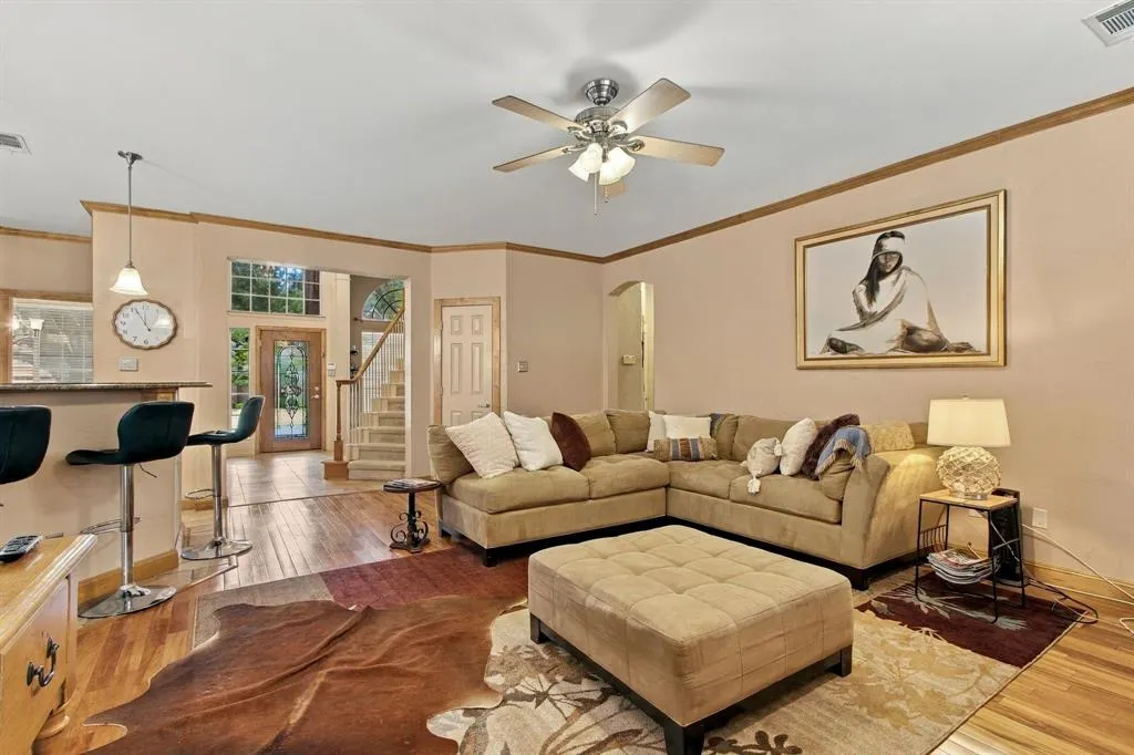 816 Rolling Meadows Court