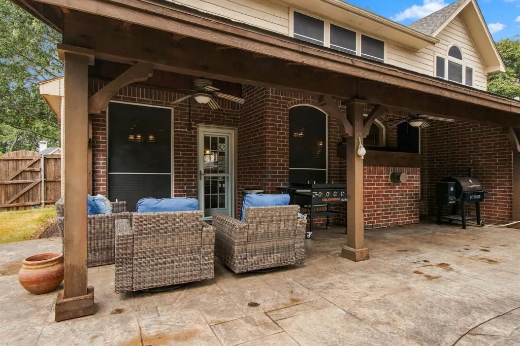 816 Rolling Meadows Court