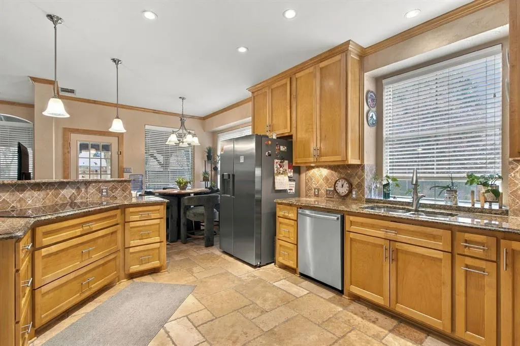 816 Rolling Meadows Court