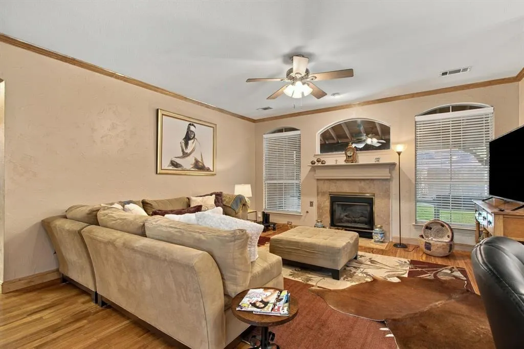 816 Rolling Meadows Court