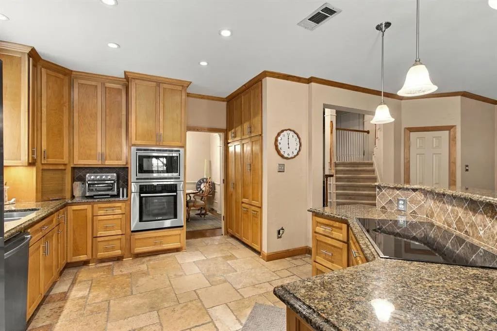 816 Rolling Meadows Court