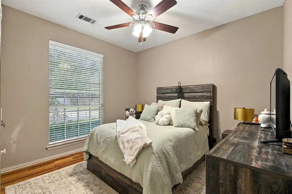 816 Rolling Meadows Court