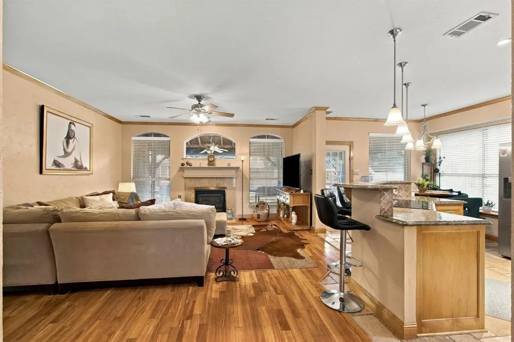 816 Rolling Meadows Court