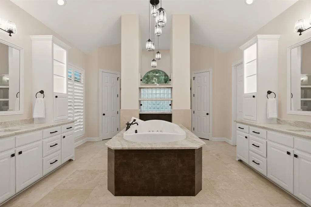 1120 Twin Oaks Drive
