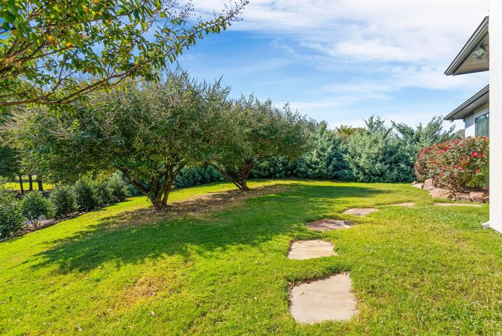 1120 Twin Oaks Drive