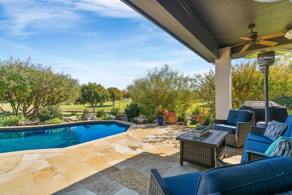 1120 Twin Oaks Drive