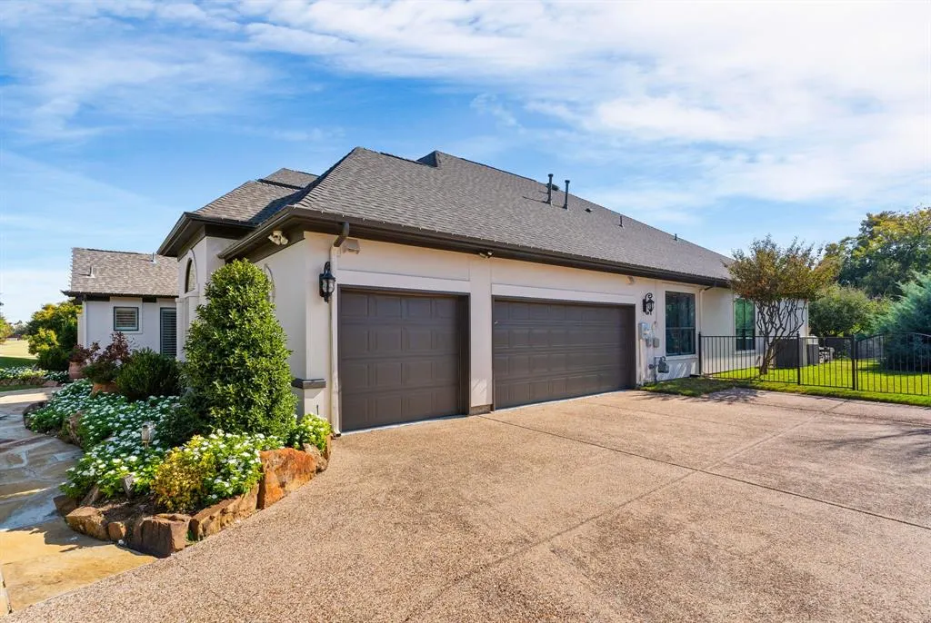 1120 Twin Oaks Drive