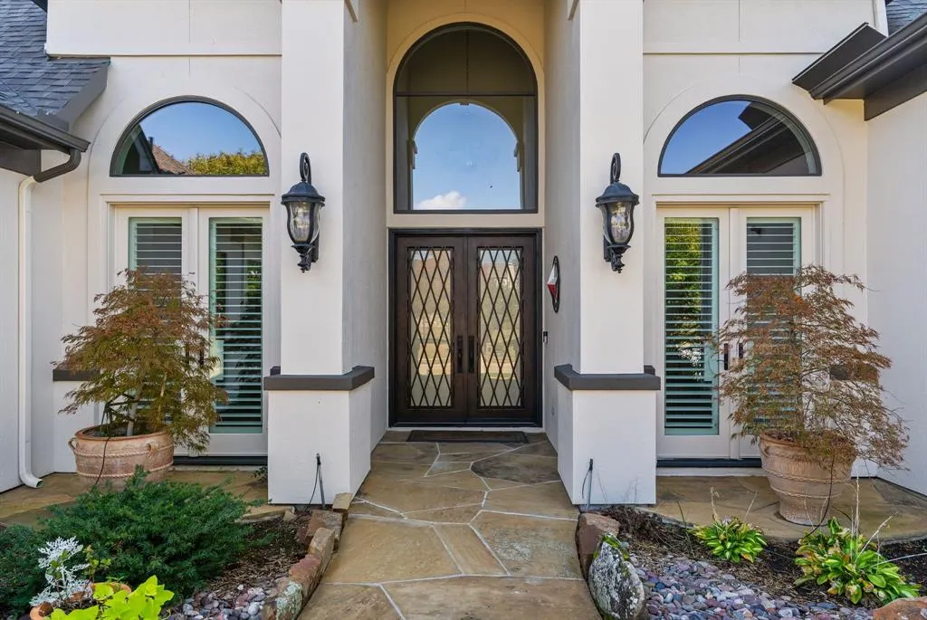1120 Twin Oaks Drive