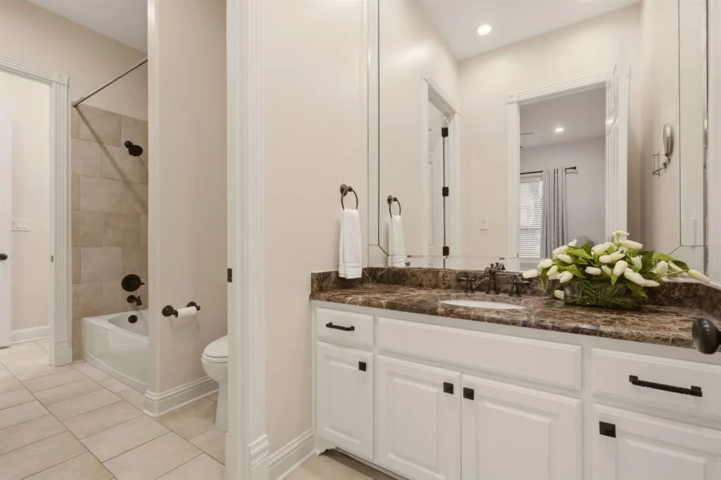 1120 Twin Oaks Drive