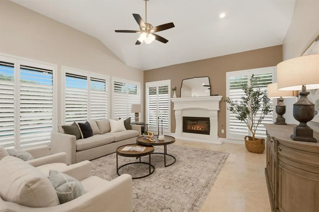 1120 Twin Oaks Drive