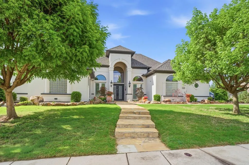 1120 Twin Oaks Drive