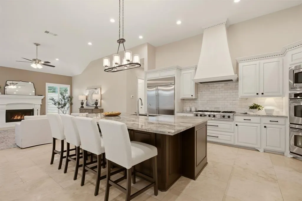 1120 Twin Oaks Drive