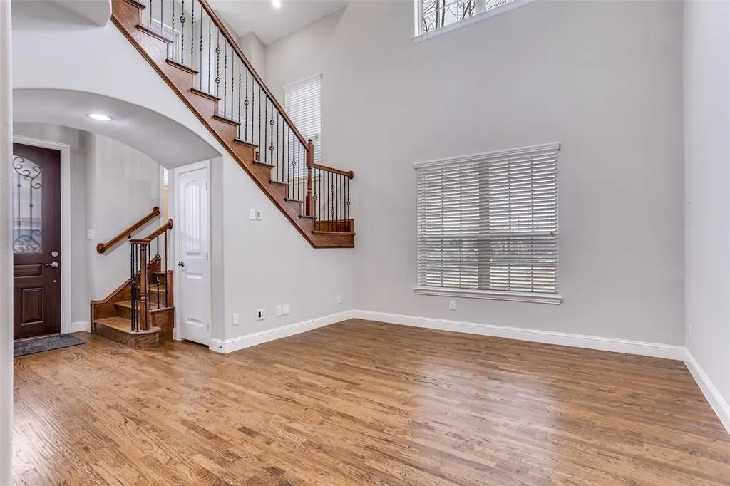 869 Rohan Drive