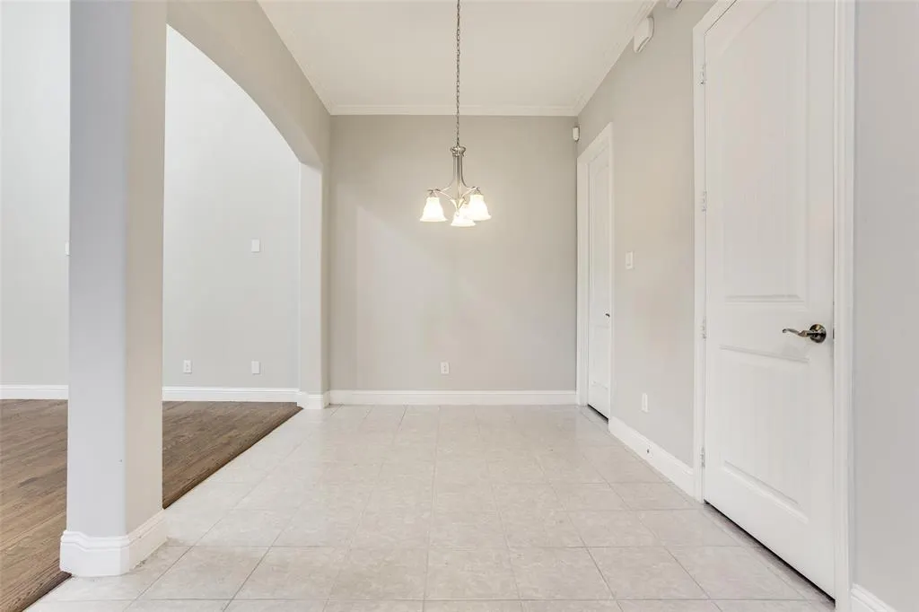 869 Rohan Drive