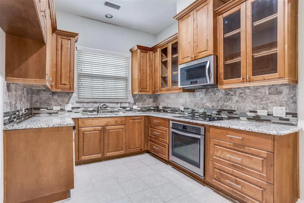 869 Rohan Drive