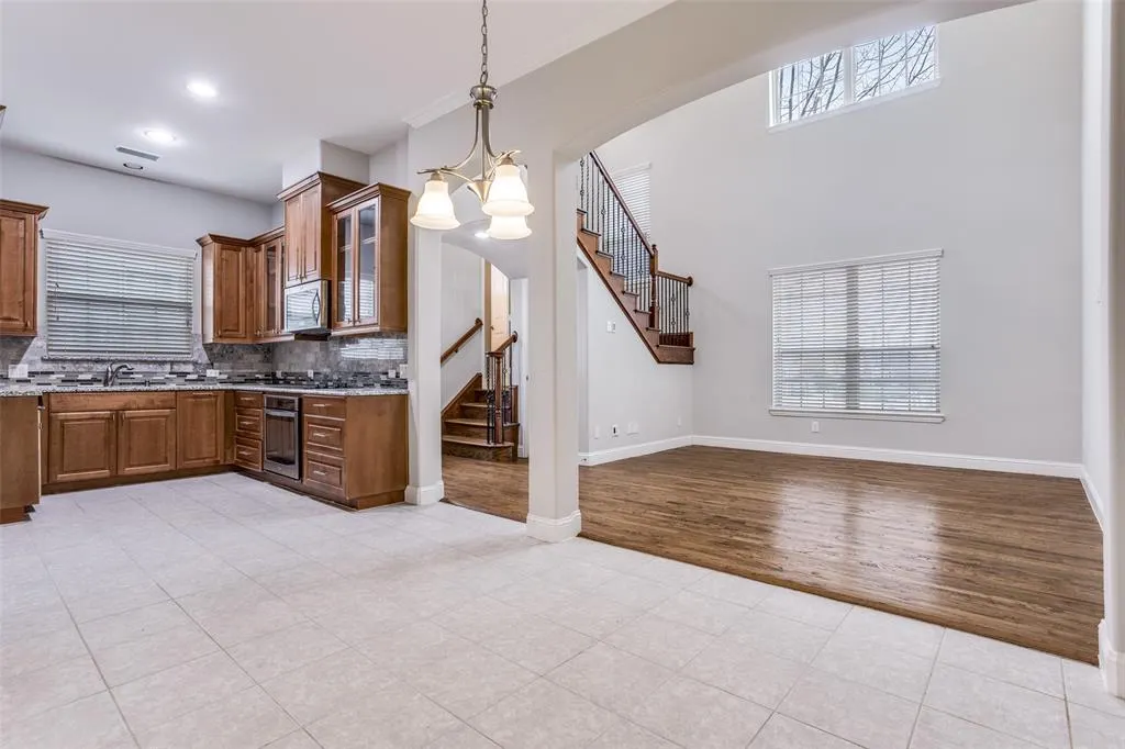869 Rohan Drive