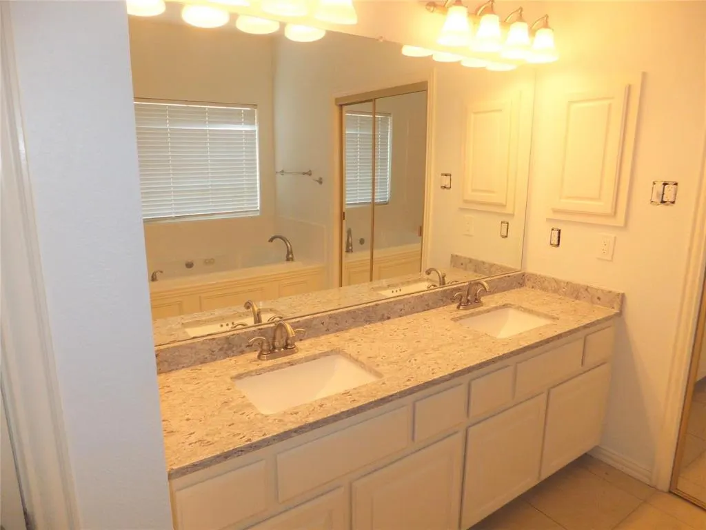 2641 Shadow Hill Lane