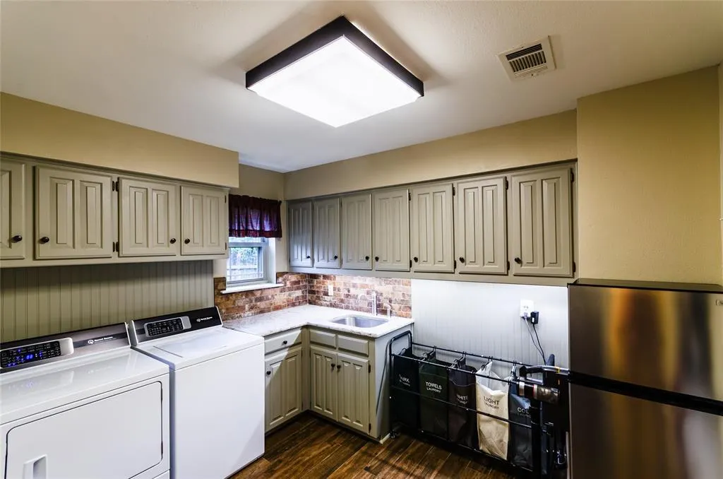 4009 Wilshire Court