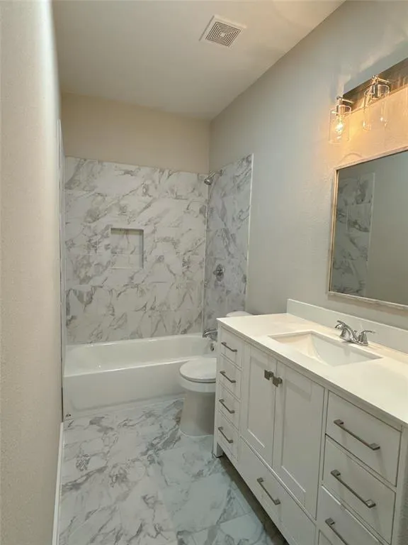 1913 Pin Oak Trail