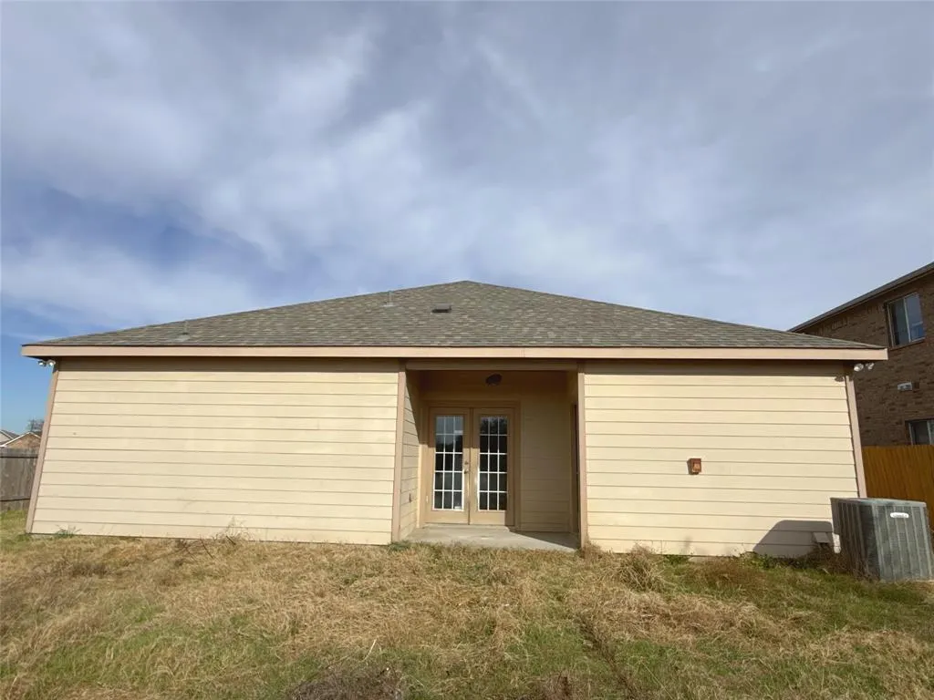 1913 Pin Oak Trail