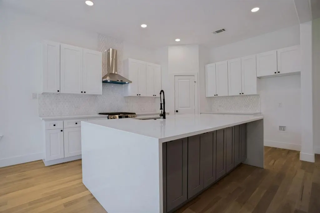 2845 Laurel Oak Drive