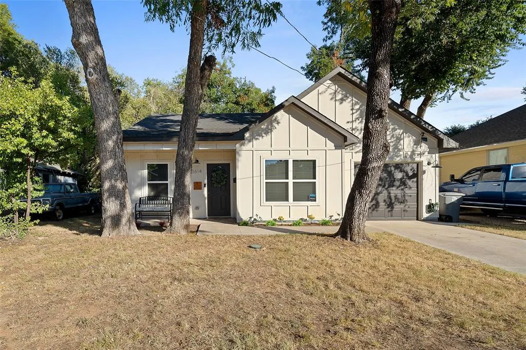 3614 Bertrand Avenue