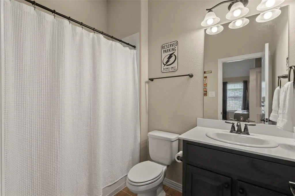 1611 Chisholm Trail