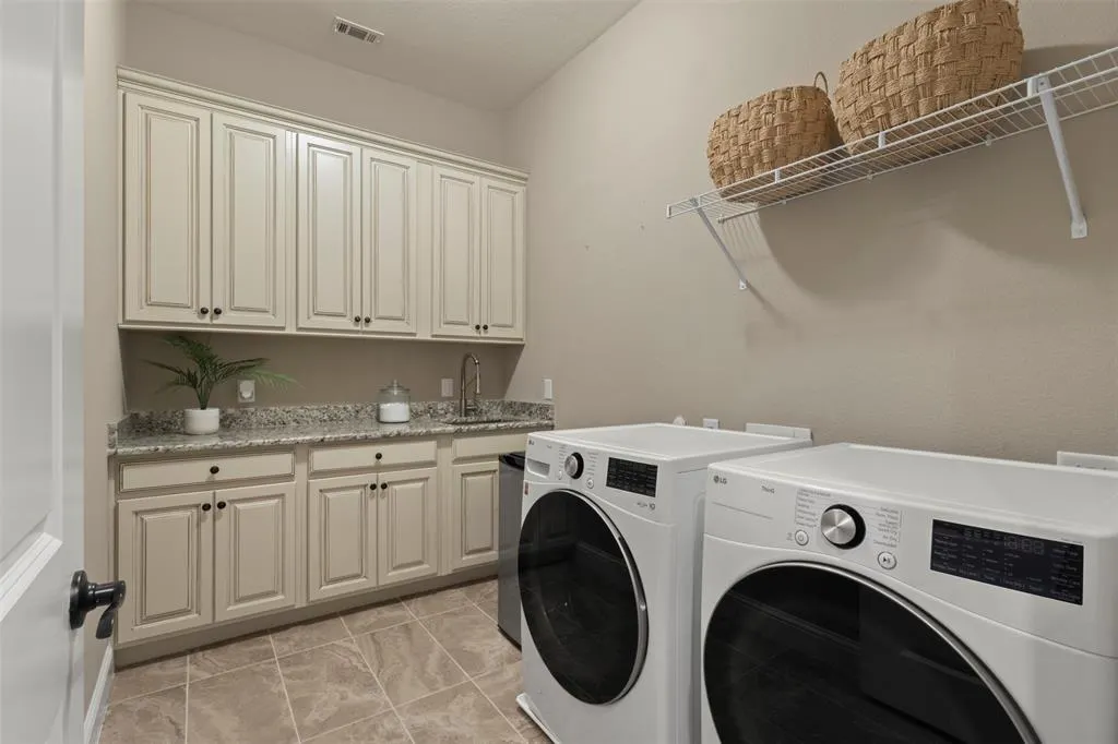 1611 Chisholm Trail