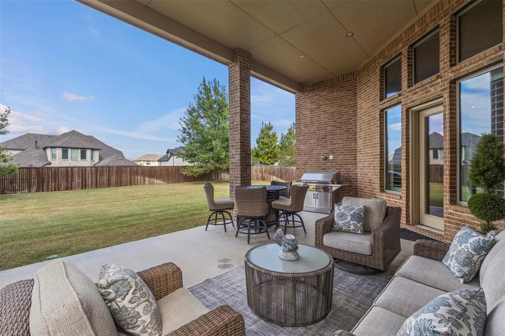 1611 Chisholm Trail