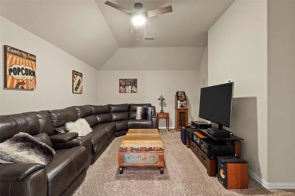 1611 Chisholm Trail