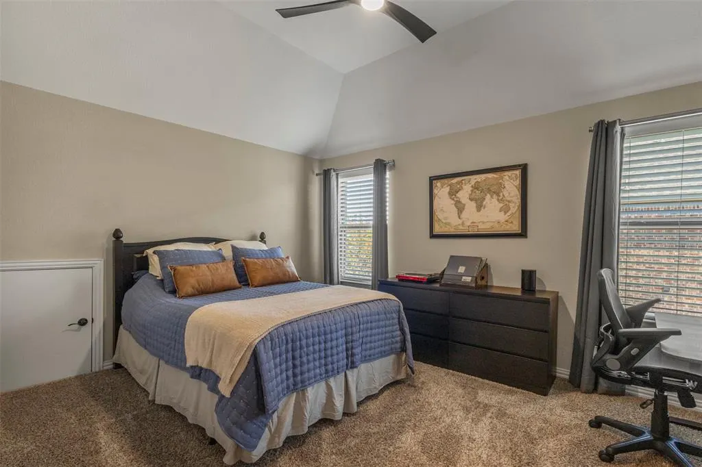 1611 Chisholm Trail