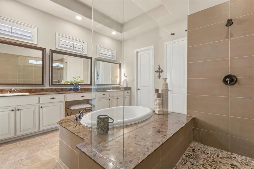 1611 Chisholm Trail