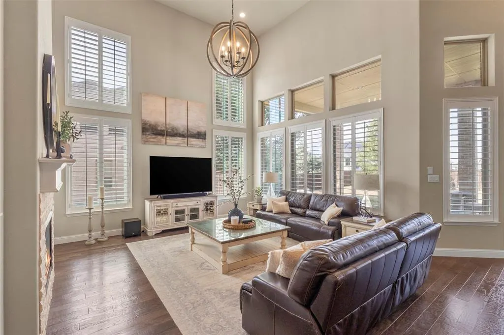 1611 Chisholm Trail