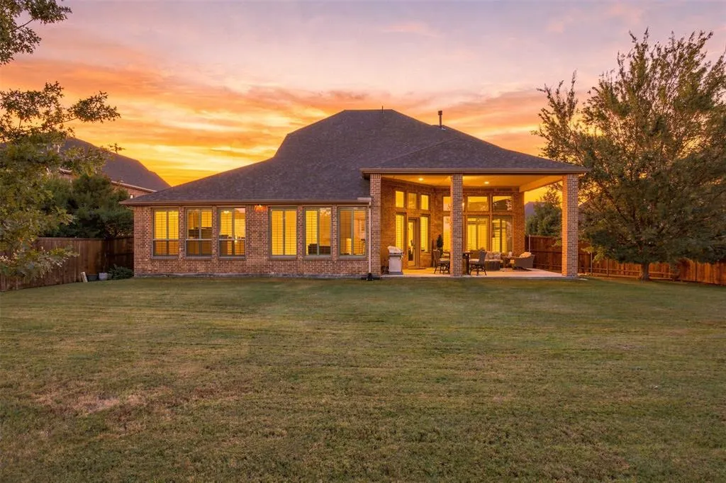 1611 Chisholm Trail