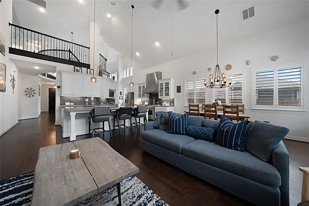 1204 Frisco Hills Boulevard