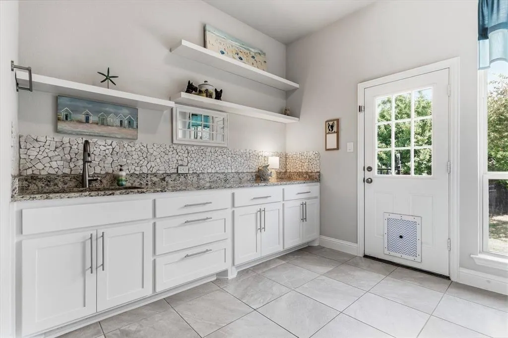 3900 Sweet Clover Drive
