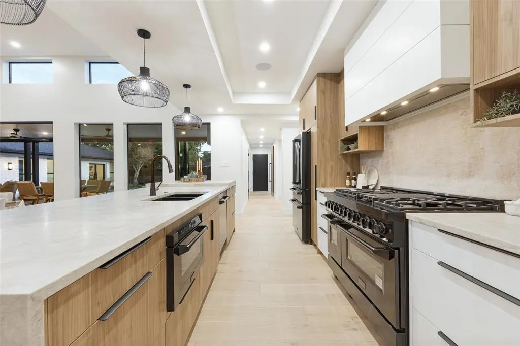 4624 Willow Lane